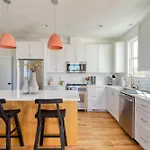 Stay Portland Collection - The Raynes House- Explorers & Remote Workers