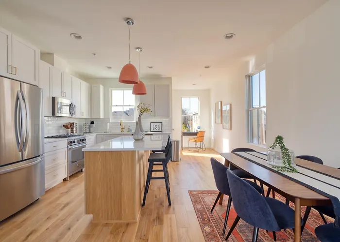 Stay Portland Collection - The Raynes House- Explorers & Remote Workers